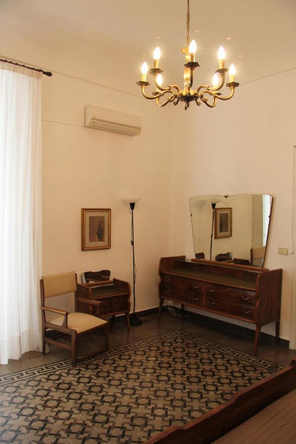 Casa Vacanza Icaros, Ortigia, CITY CENTRE Syracuse Exterior foto